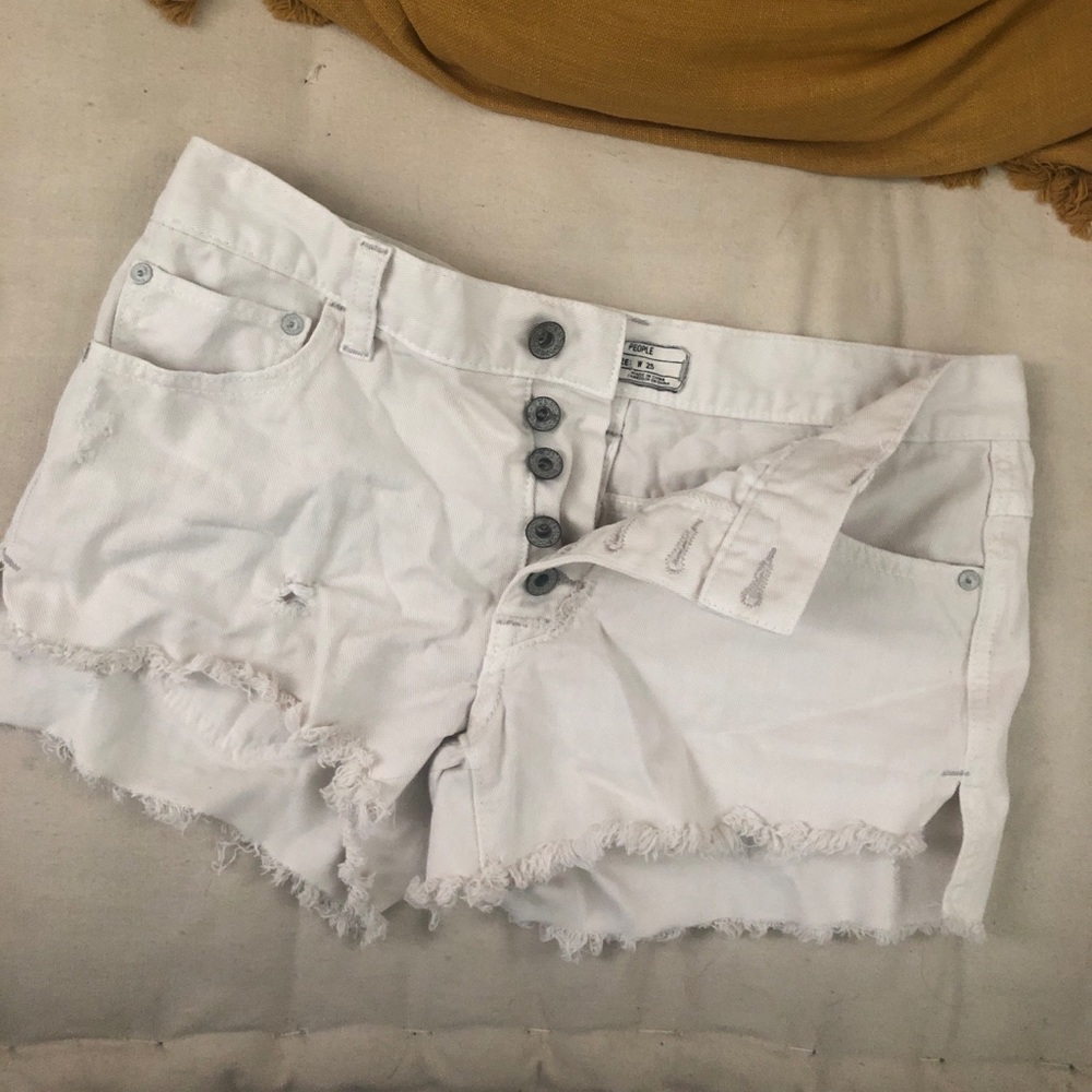 Free People off-white Jean Shorts Size 25.